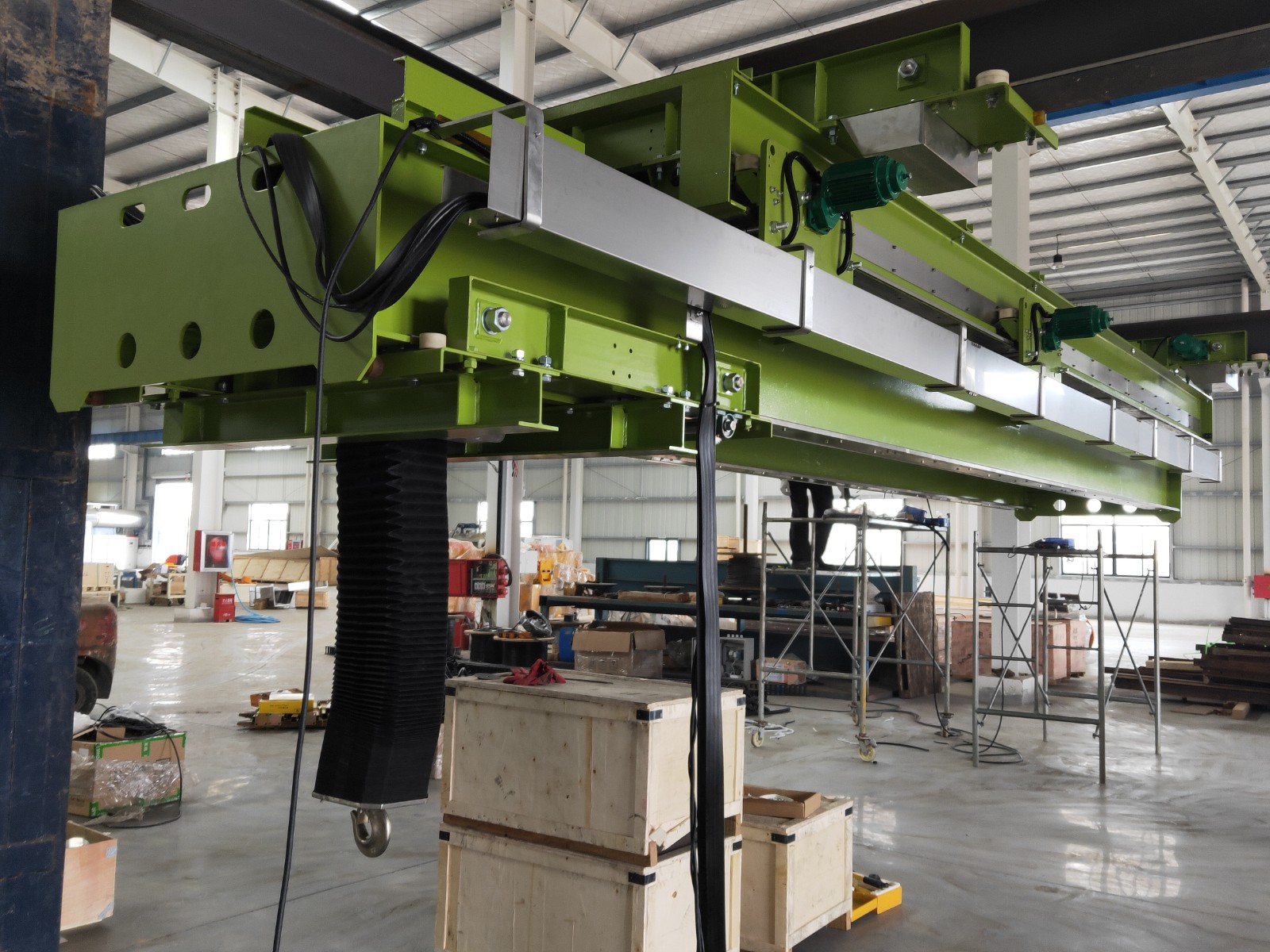Clean room overhead crane