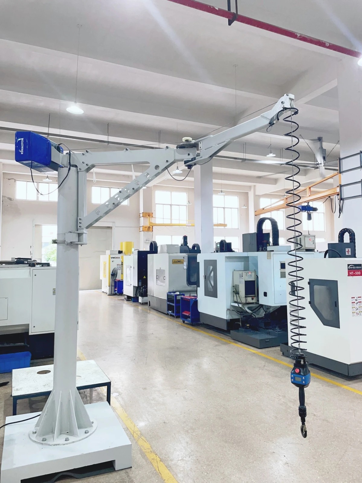 Folding arm jib crane
