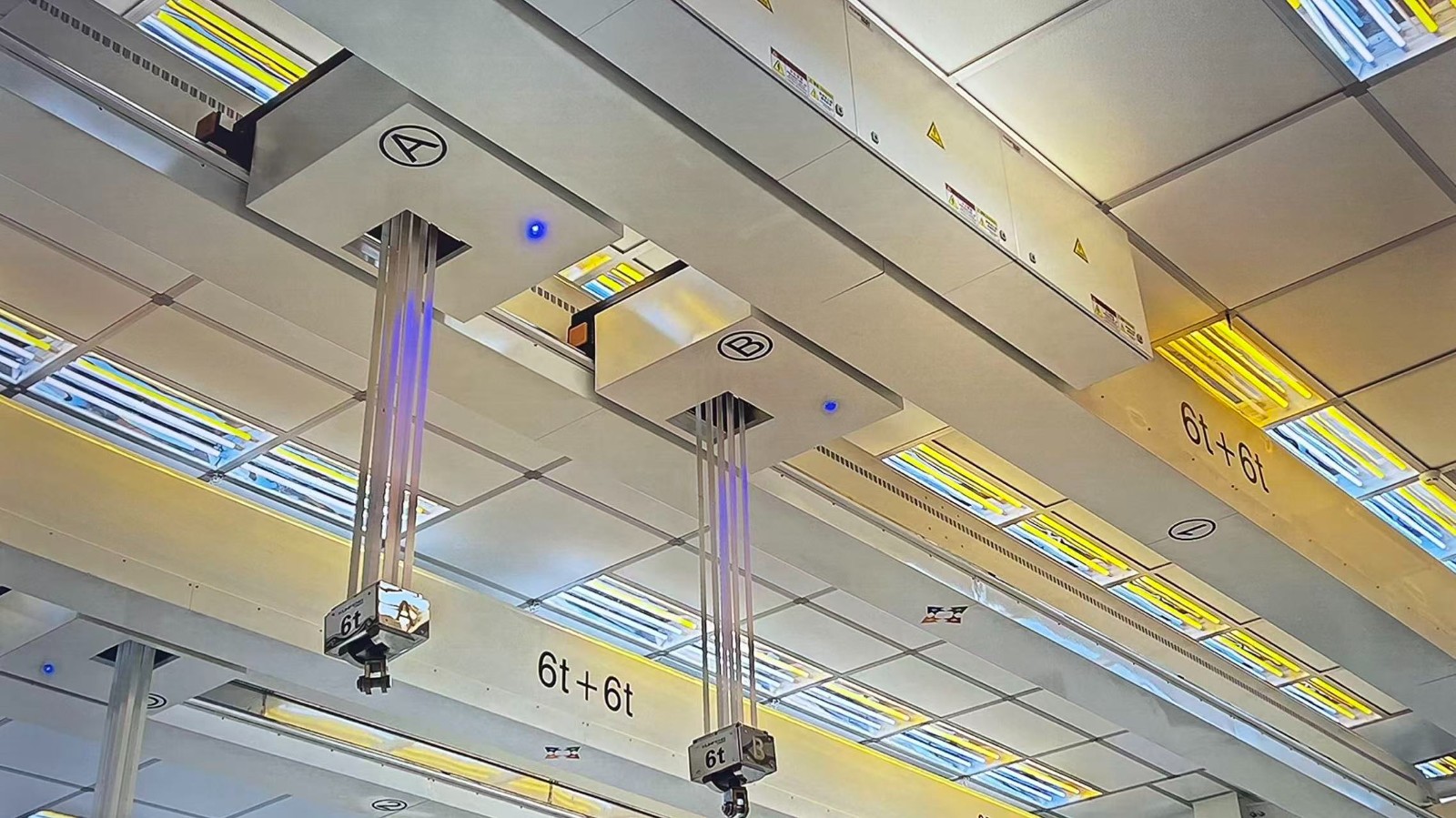 Cleanroom belt overhead crane